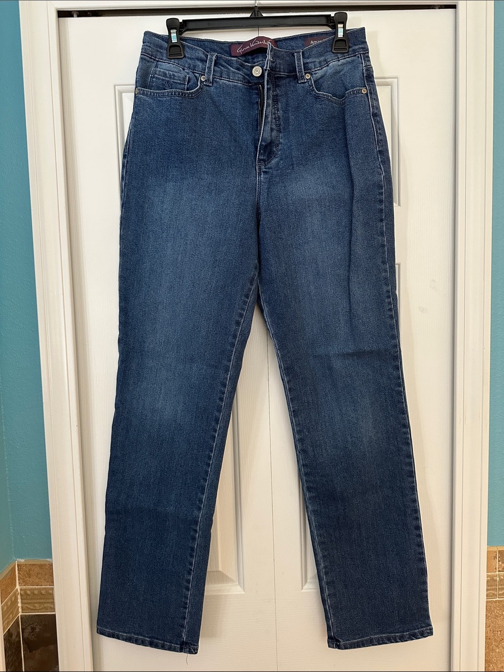 Gloria Vanderbilt Women's Straight-Leg Jeans in Dark Blue Denim